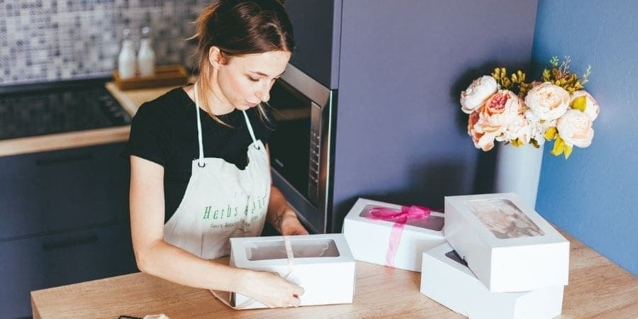 Inflation keeps eating up pay gains for workers, squeezing businesses