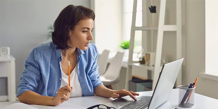 2025 New Business Formation Report: Women are on Par with Men as Side Hustles & Remote Work Decline