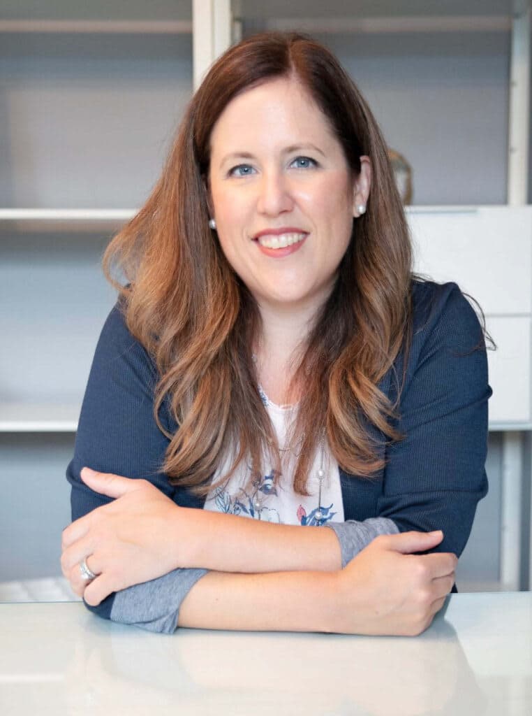 Julie Herres headshot