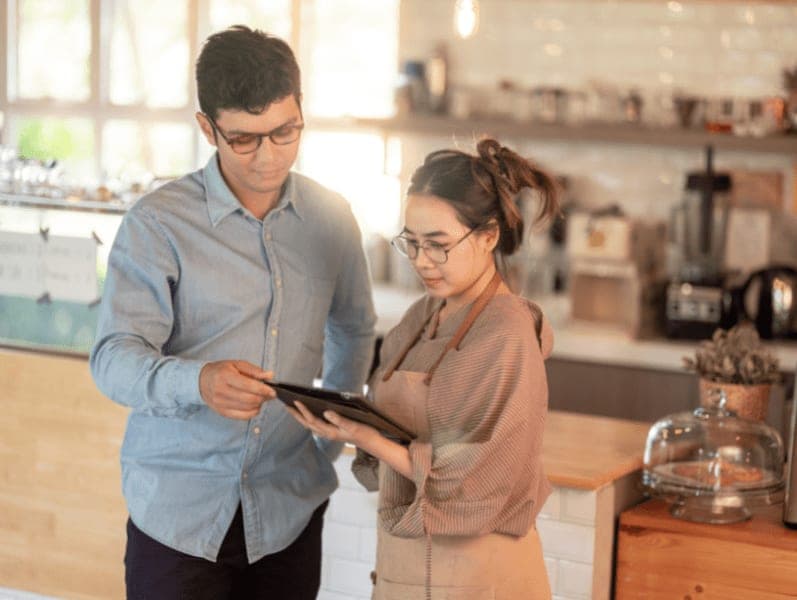 Employee seeing how much tax benefit she receives from her 401(K)