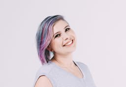 Andi Smiles