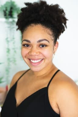 Nia Darville